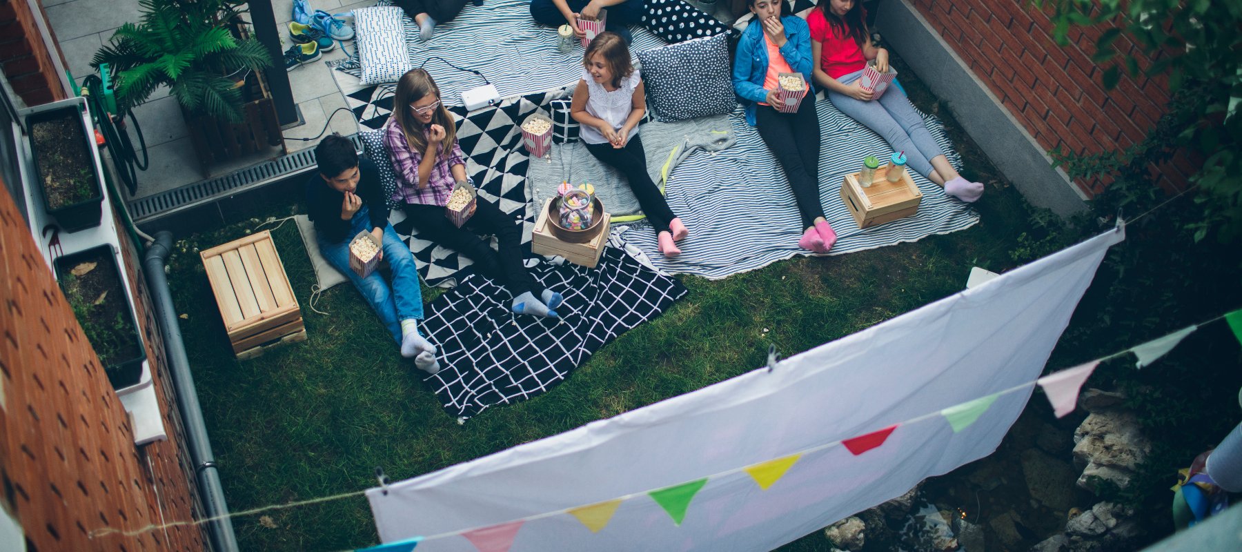 Set Up The Perfect Backyard Movie Night With Us! - THE LINEN COMPANY