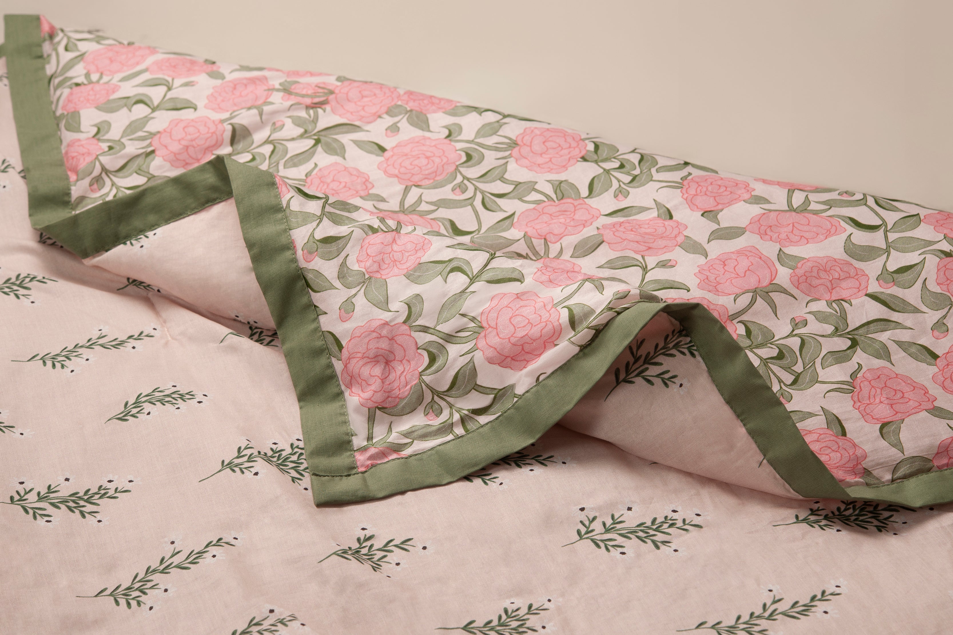 Bagh-e-Bahaar Comforter