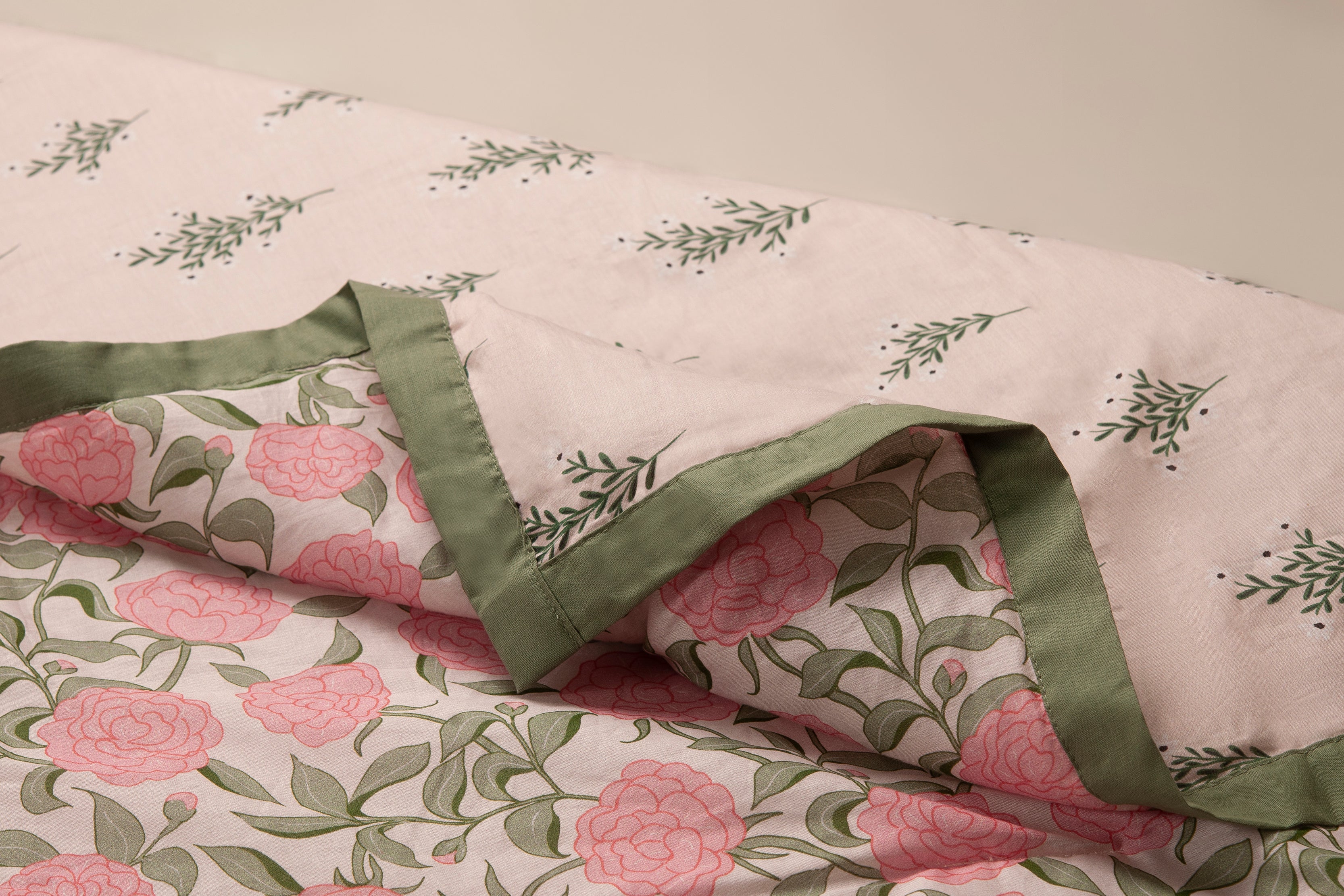 Bagh-e-Bahaar Comforter