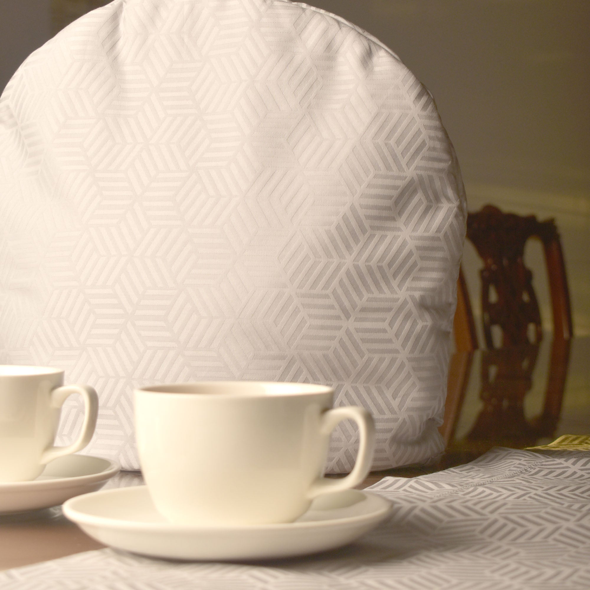 Luxe Jacquard Table Linen