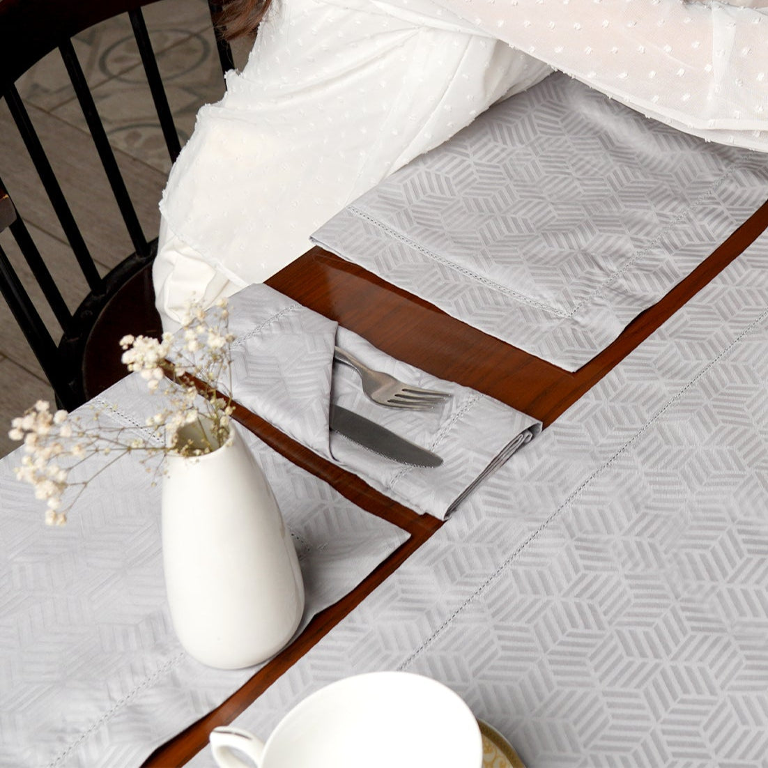 Luxe Jacquard Table Linen
