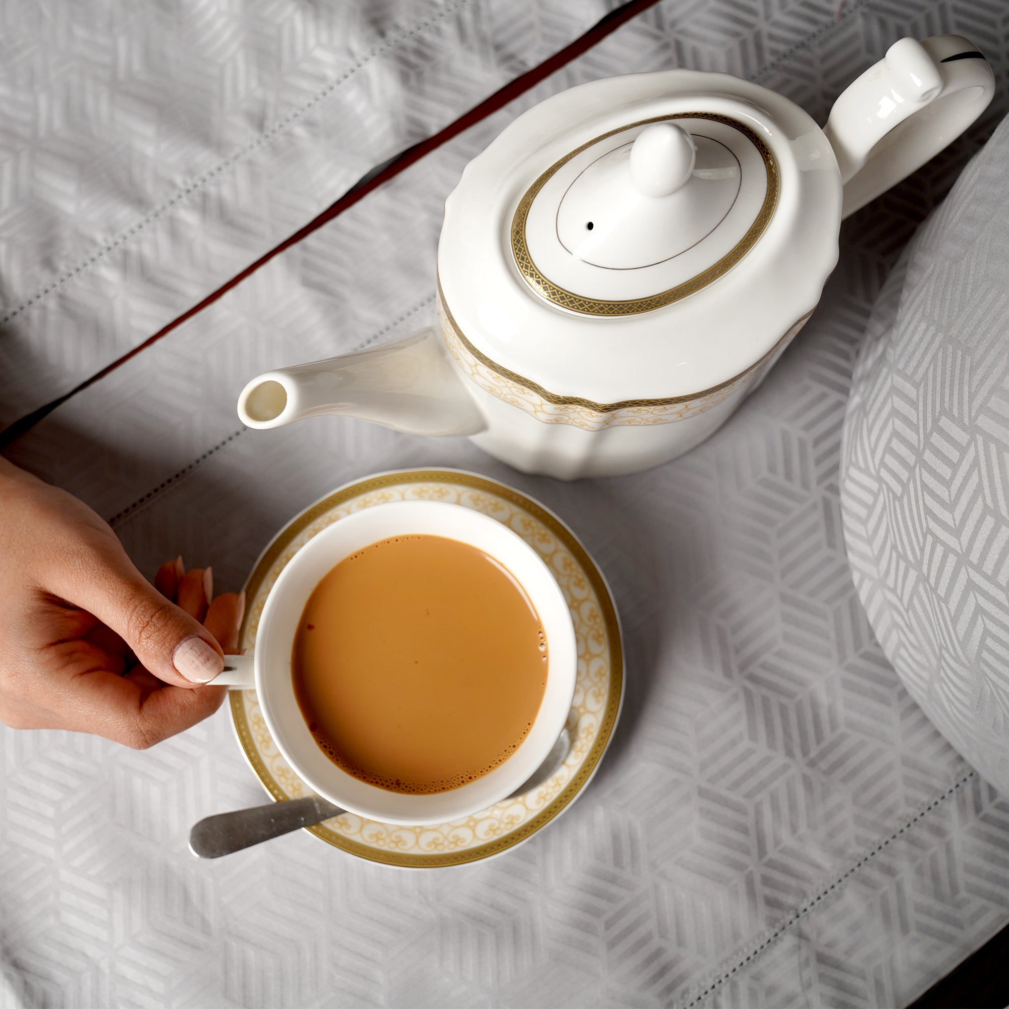 Luxe Jacquard Table Linen