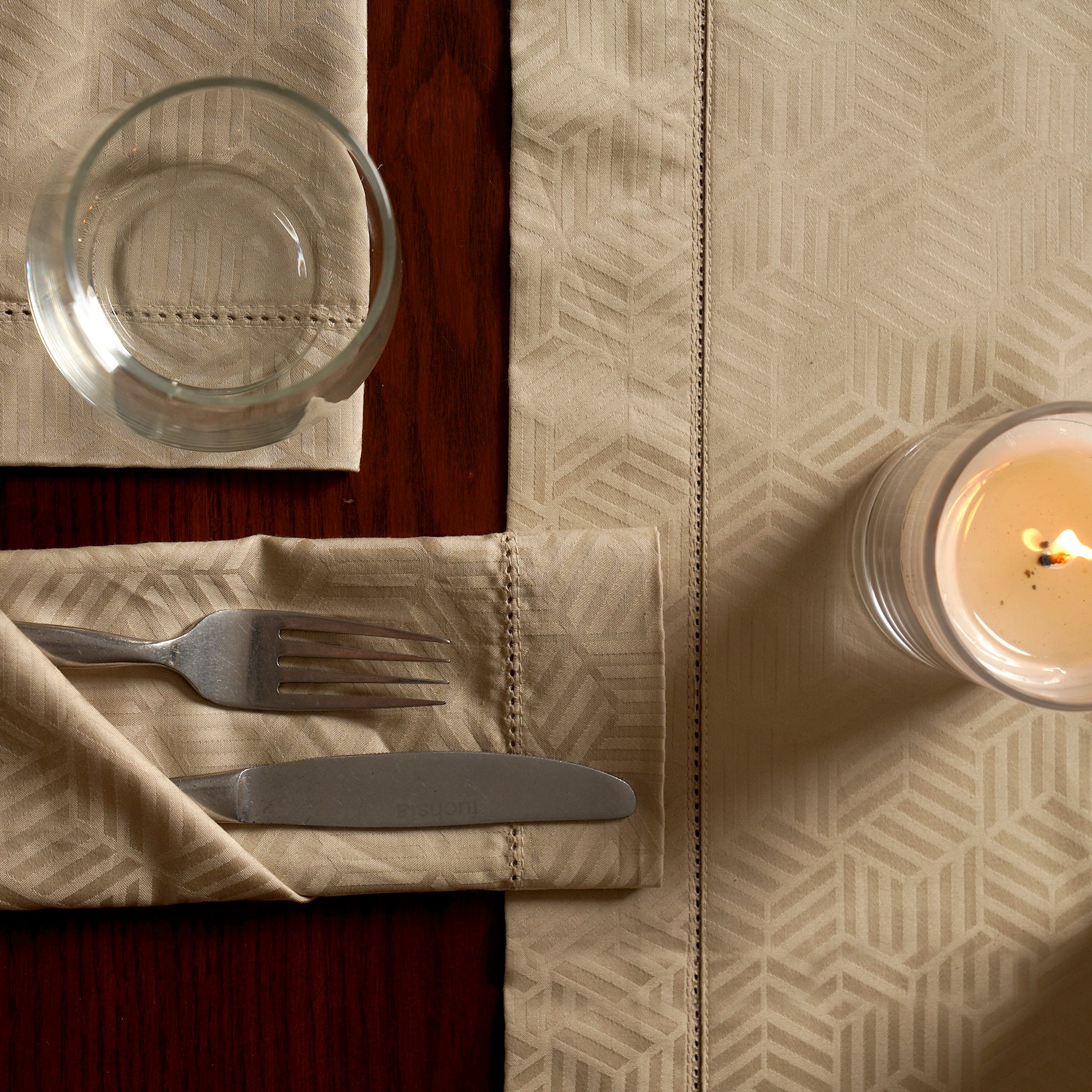 Luxe Jacquard Table Linen