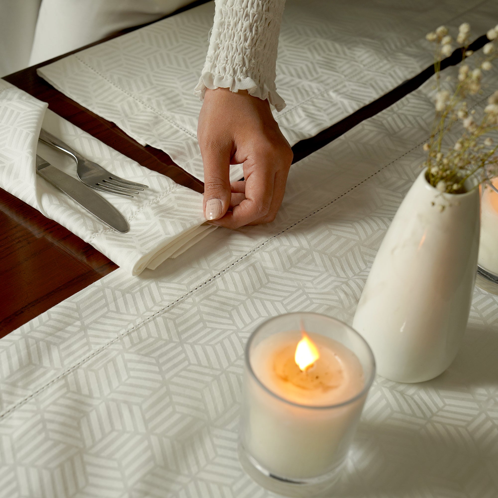 Luxe Jacquard Table Linen