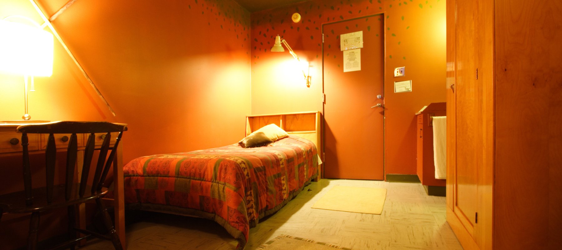 Dorm Decor with The Linen Company - THE LINEN COMPANY