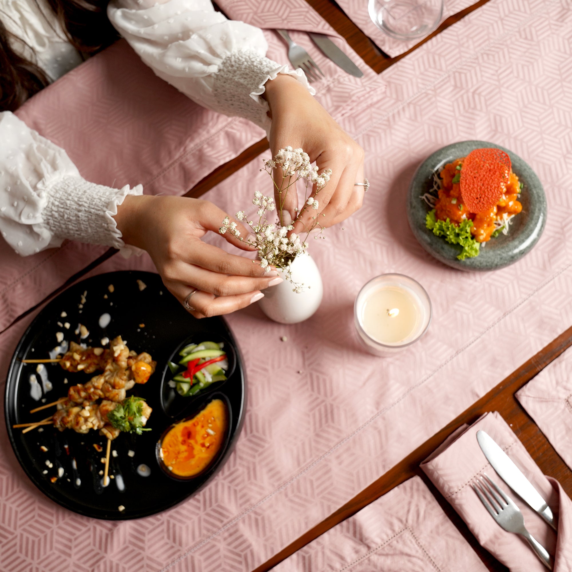 Luxe Jacquard Table Linen