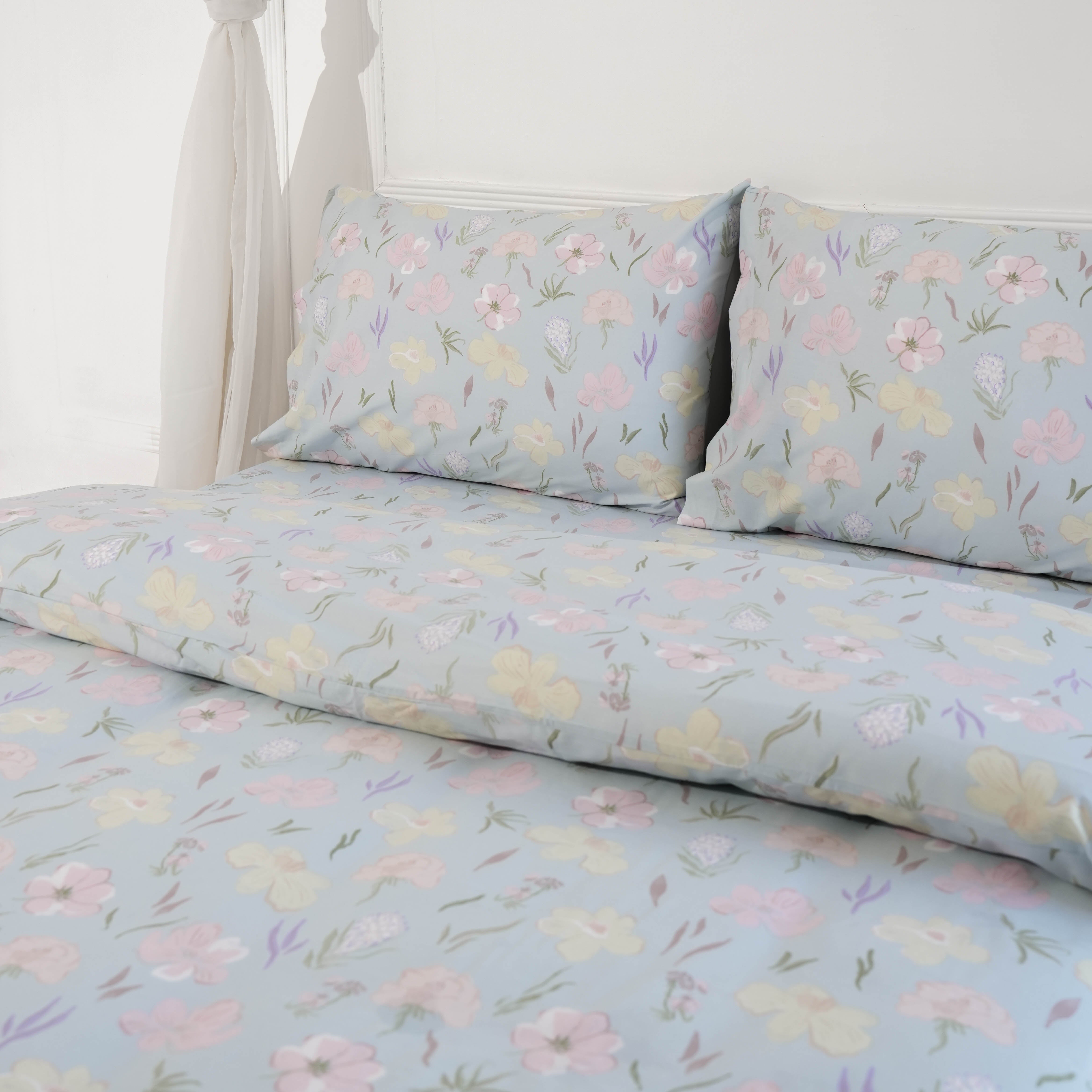 Gardenia Cushion Cover